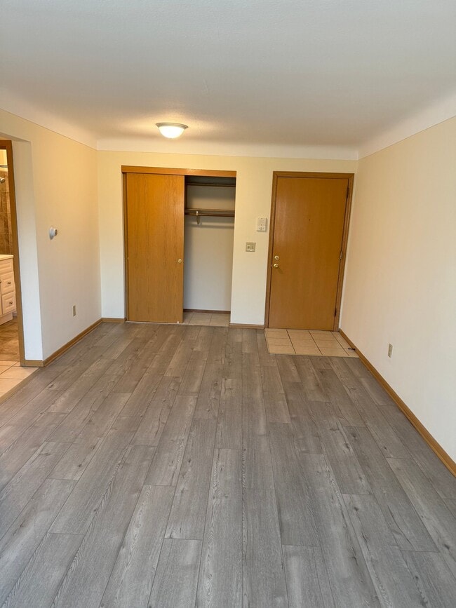 Photo - 1161 St Clair Ave Unit 18