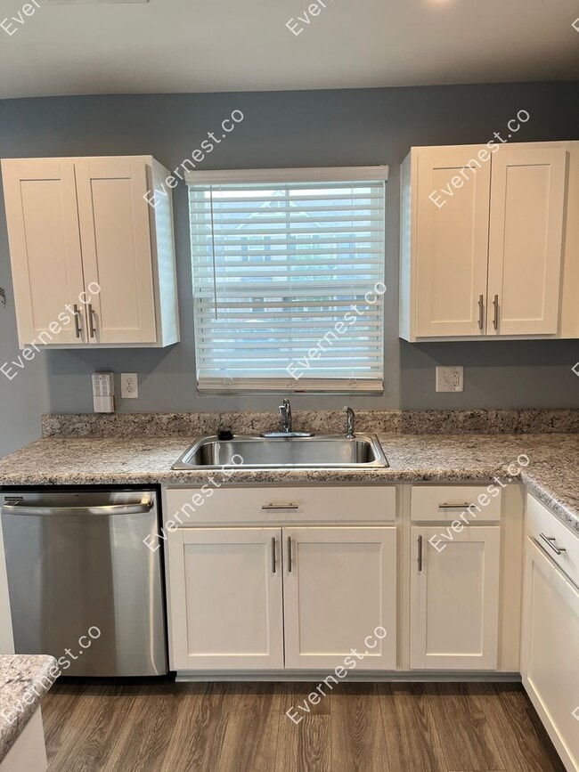 Photo - 3 Bed & 2 Bath Townhouse in Nashville | Pet-Friendly | INQUIRE NOW!
