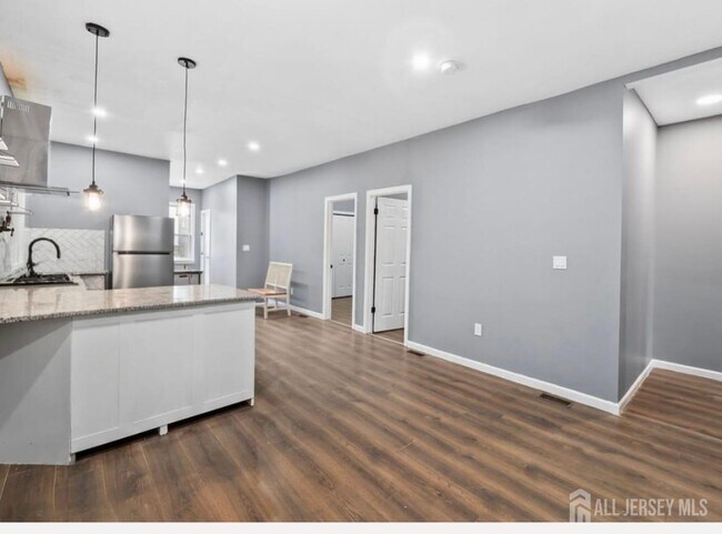 487 S 17th St Unit 2 FL