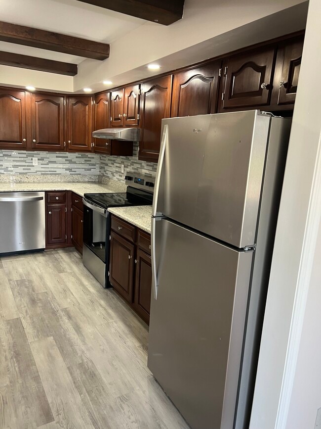 Photo - 161 N Gates Ave