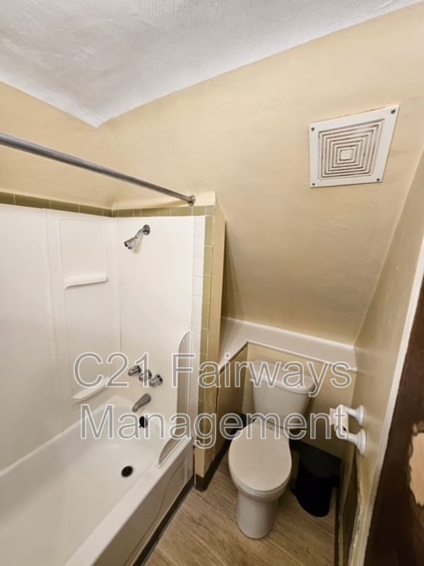 Photo - 546 Greenfield Ave