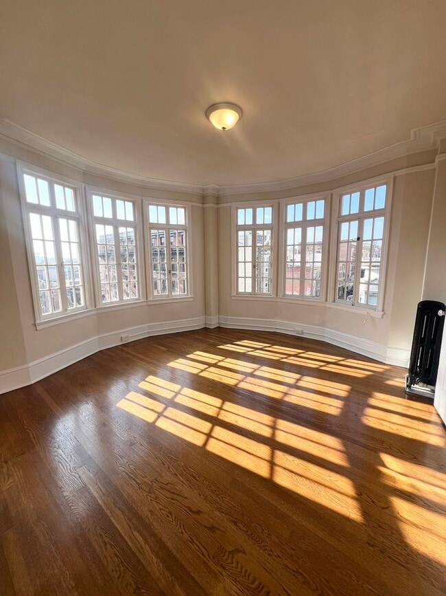 Building Photo - Sunny Corner Unit 601