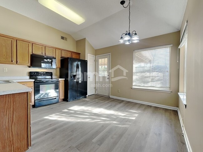 Photo - 1326 Siskin Dr