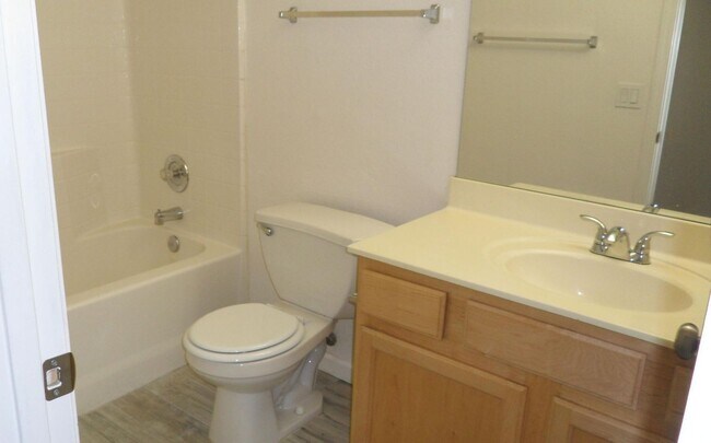 Photo - Brookside Village 3 Bed 2 Bath!