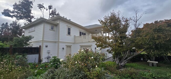 Photo - Beautiful Home With Incredible Views