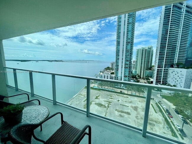 Photo - 1155 Brickell Bay Dr Unidad 1805 Rental
