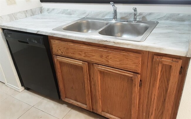 Photo - 1204 Orchard Park Cir