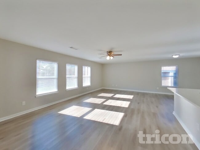 Photo - 1026 Barrymore Ln House