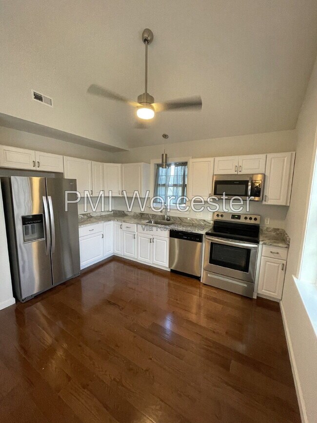 Photo - 14 Edgemere Blvd Unit B