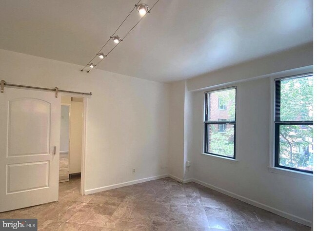 Photo - 2515 K St NW Unidad 503