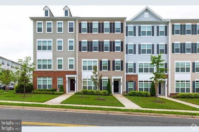 Building Photo - 3009 Chesapeake Dr Rental