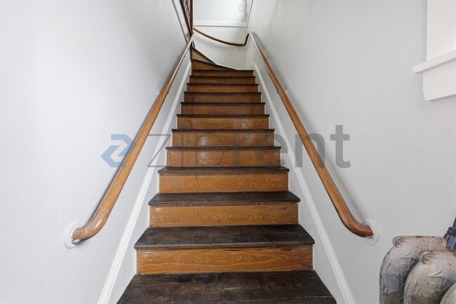 Photo - 1 Kavanaugh Way