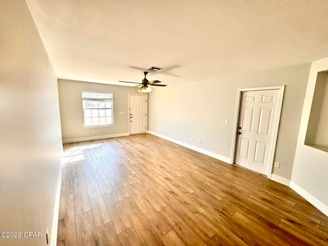 Photo - 3124 Meadow St