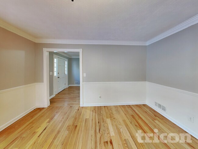 Photo - 361 Willow Glenn Dr