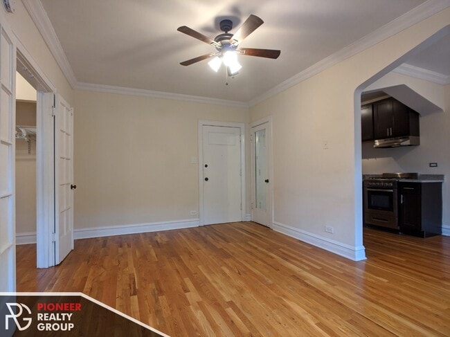 Photo - 4737 N Hermitage Ave Unit 305