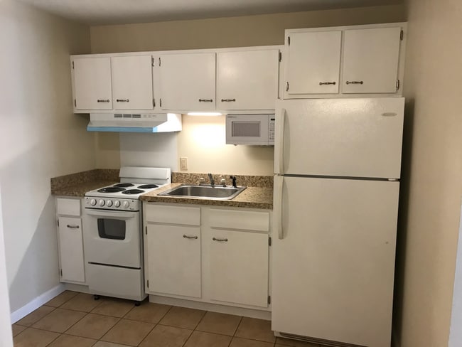 Photo - 424 Aylesford Pl Unit 7