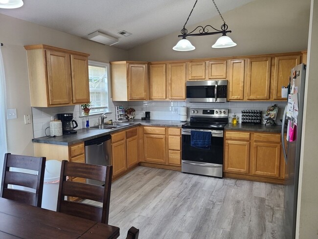 Photo - Beautiful 3 bedroom 2 bath home in Sneads Ferry - Seabird Estates