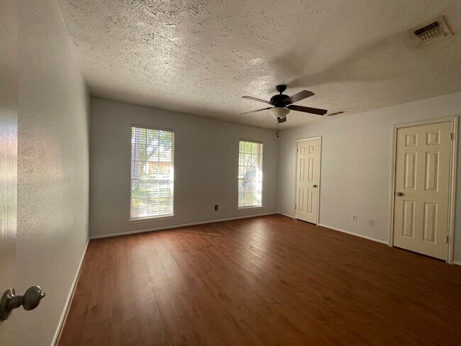 Photo - 3103 Sam Houston Dr