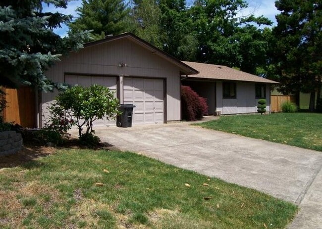 Location Location Location! 4 Bedroom Clos... - Location Location Location! 4 Bedroom Clos... House