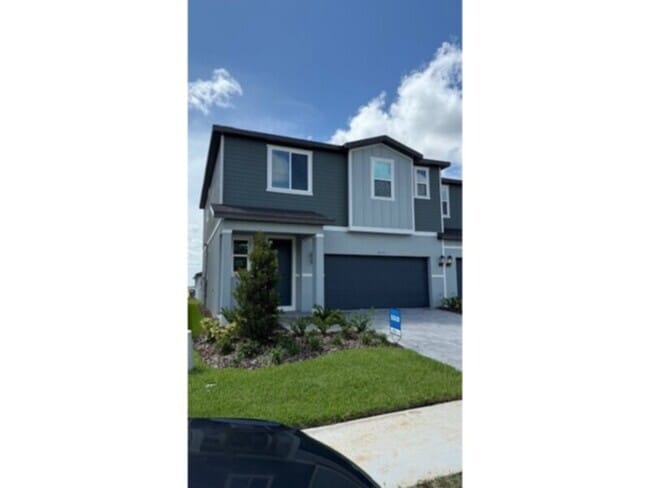 Building Photo - BRAND new 4 bedroom house with LOFT