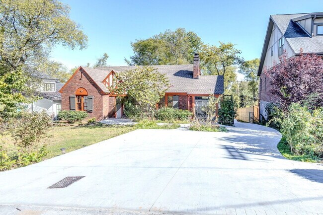 Photo - 502 32nd Ave S