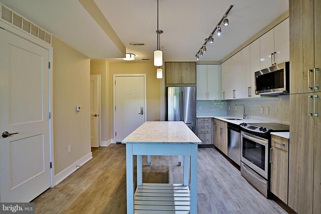 Photo - 145 Riverhaven Dr