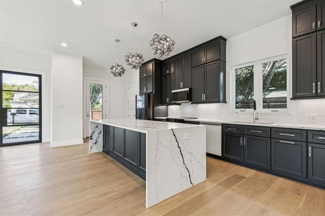 Photo - 900 Haines Ave