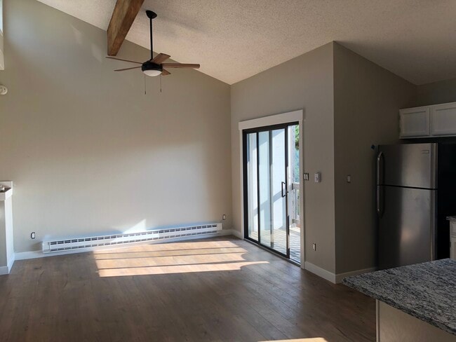 Photo - 30803 Hilltop Dr