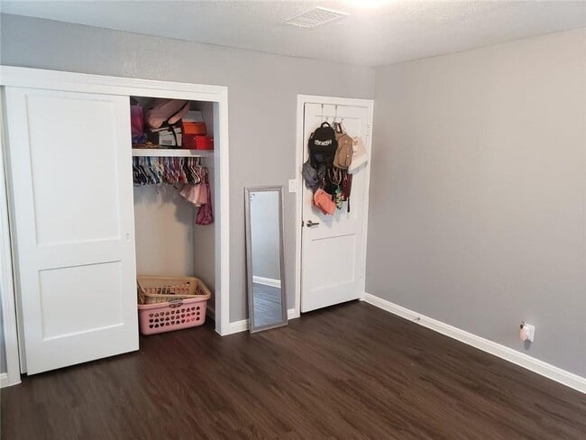 Photo - 18901 Hogeye Rd