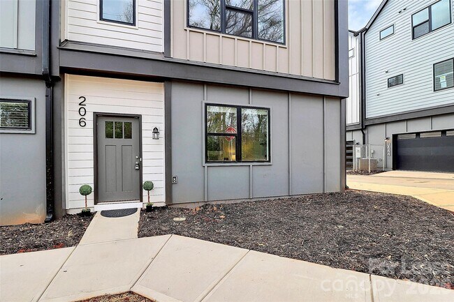 Photo - 208 Nelson Ave