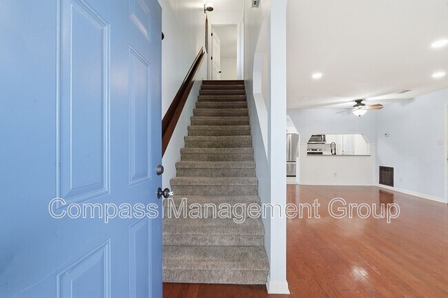 Photo - 7668 Chatham Cir NW