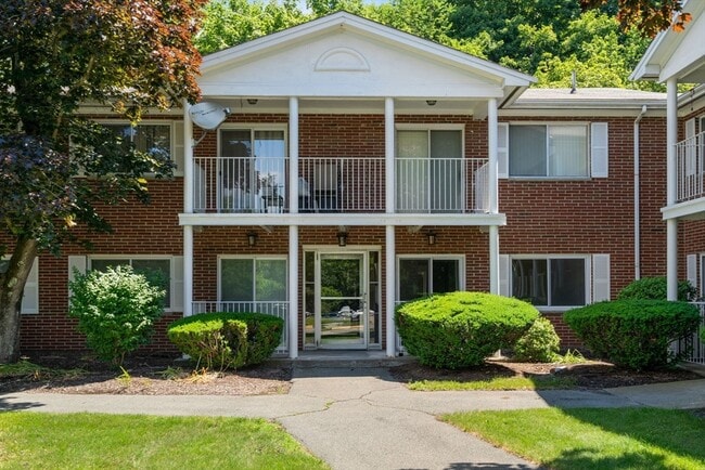 Building Photo - 47 Bayberry Dr Unit 2