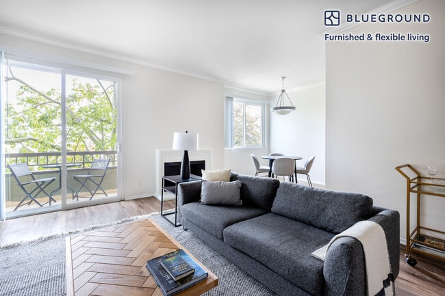 Photo - 467 Arnaz Dr Unidad FL3-ID366