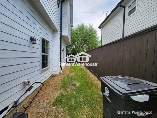 Photo - 2202 Lynnfield St