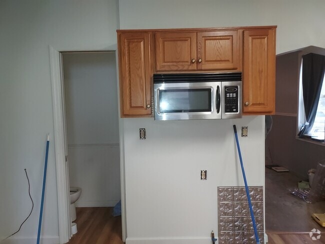 Building Photo - 633 Baldwin St Rental