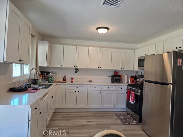 Photo - 25595 Cheryle St