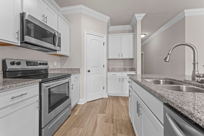 Photo - 7324 Kenilworth Crossing Ave