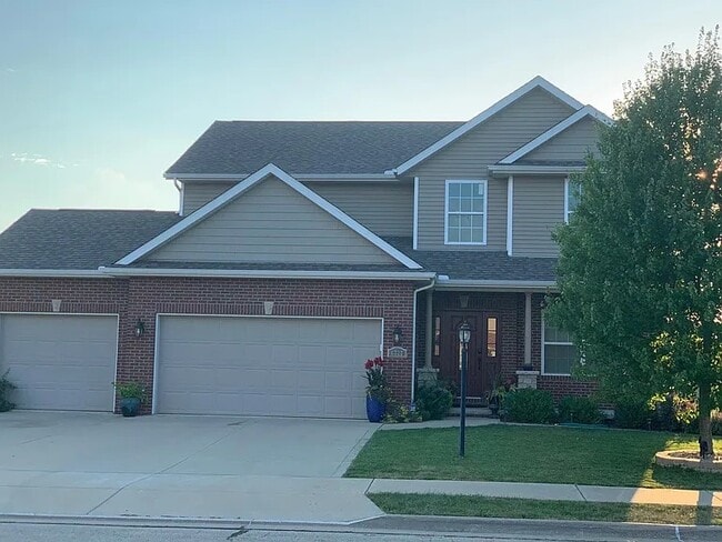 Building Photo - 6727 N White Fir Dr