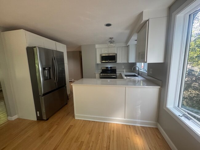 Building Photo - 24 Windsor Ter Rental