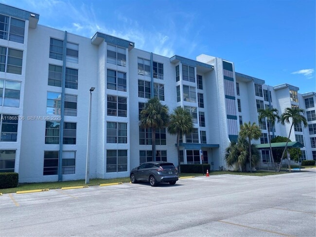 Building Photo - 200 177th Dr Unit 216