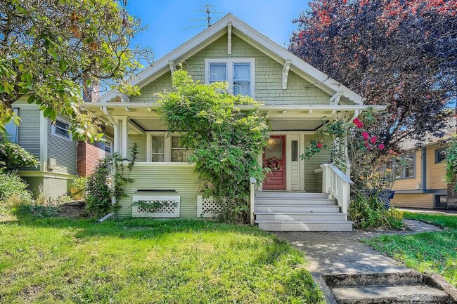 Building Photo - RUF02 Unit A