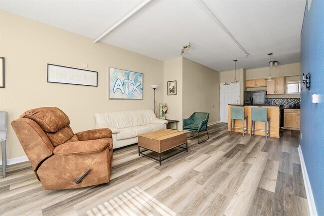 Photo - 711 W 26th St Unit 706