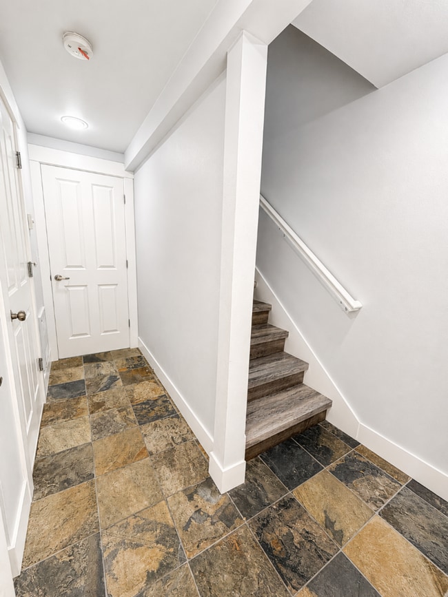 Photo - 9215 Roosevelt Way NE