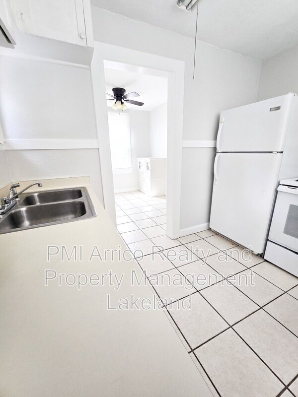Photo - 115 8th St SE