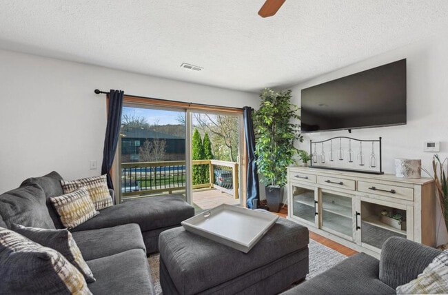 Photo - 204 Elmhurst Ct Unidad Cozy Condo-furnished