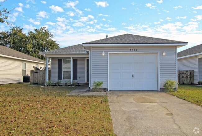 Building Photo - 2BD/2BA Patio Home Near NAS with Fenced Ya...