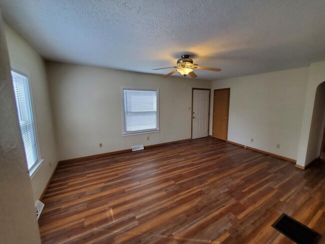 Photo - 875 S Walnut St