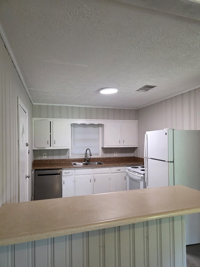 Photo - 351 Brook St