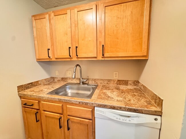 1518 D St Unit 7