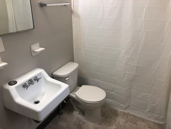 Photo - 545 E Call St